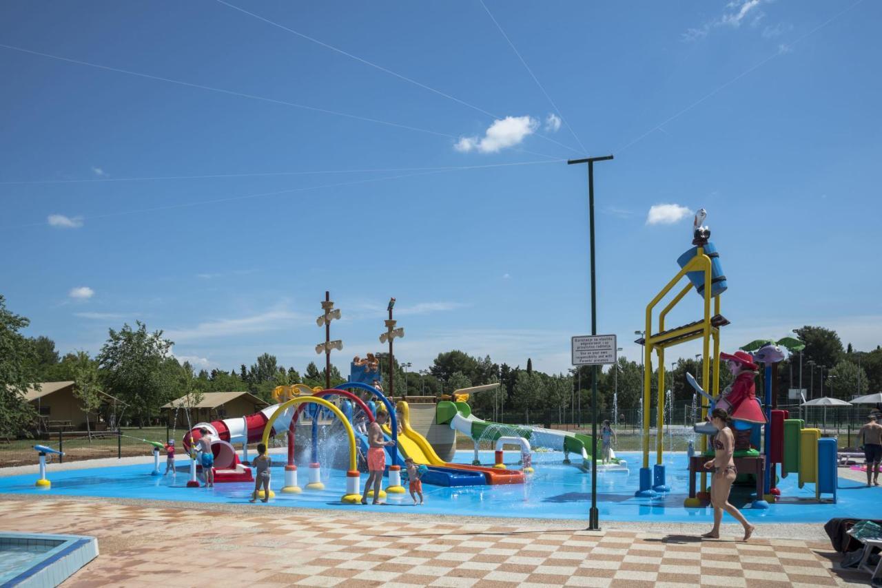 Happy Camp Mobile Homes In Centro Vacanze Bi Village Fažana Exteriér fotografie