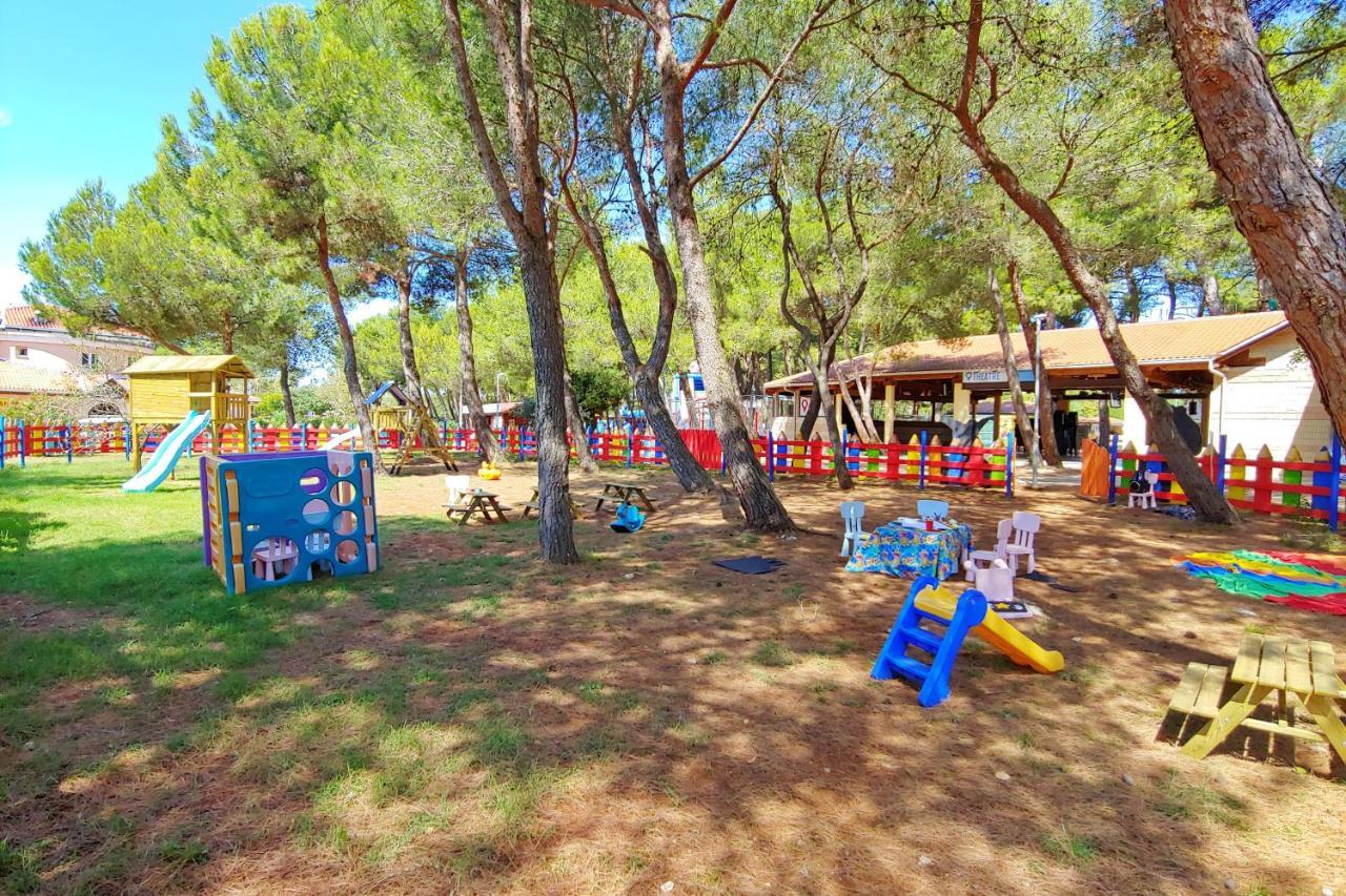 Happy Camp Mobile Homes In Centro Vacanze Bi Village Fažana Exteriér fotografie