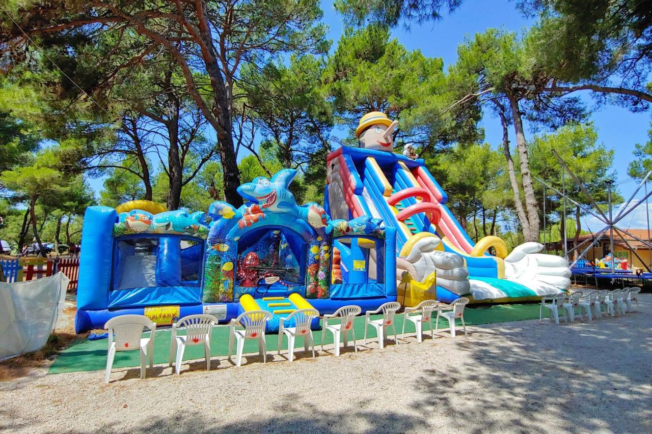 Happy Camp Mobile Homes In Centro Vacanze Bi Village Fažana Exteriér fotografie